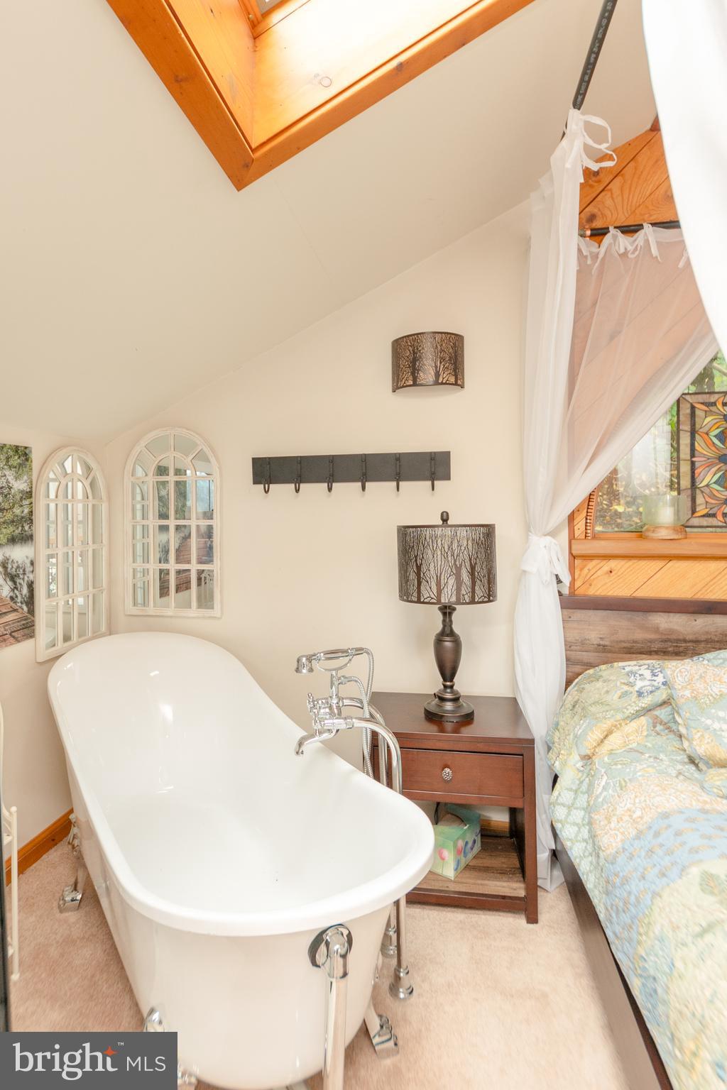 MURPHYS HOLLOW - Residential