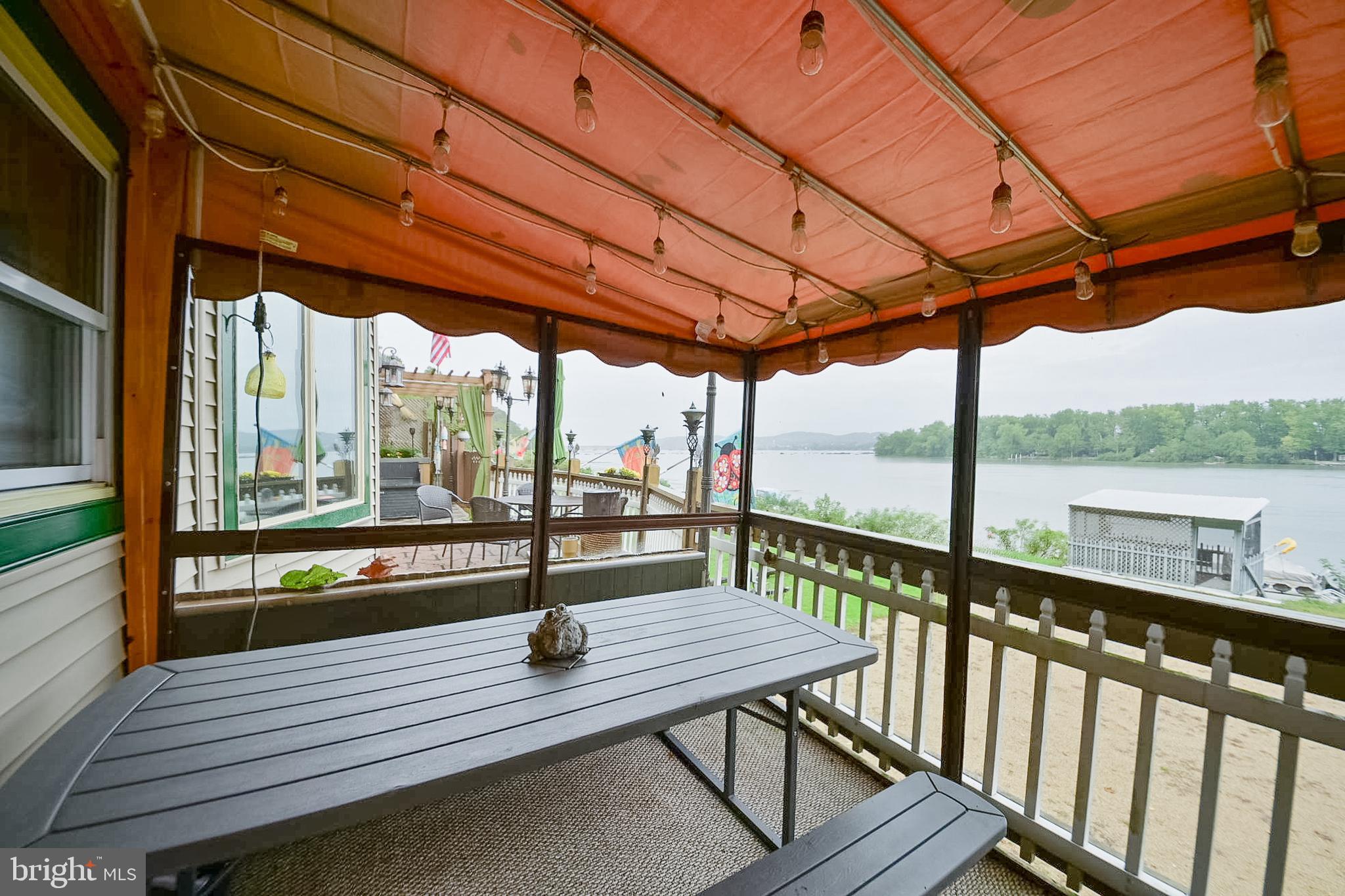 MURPHYS HOLLOW - Residential