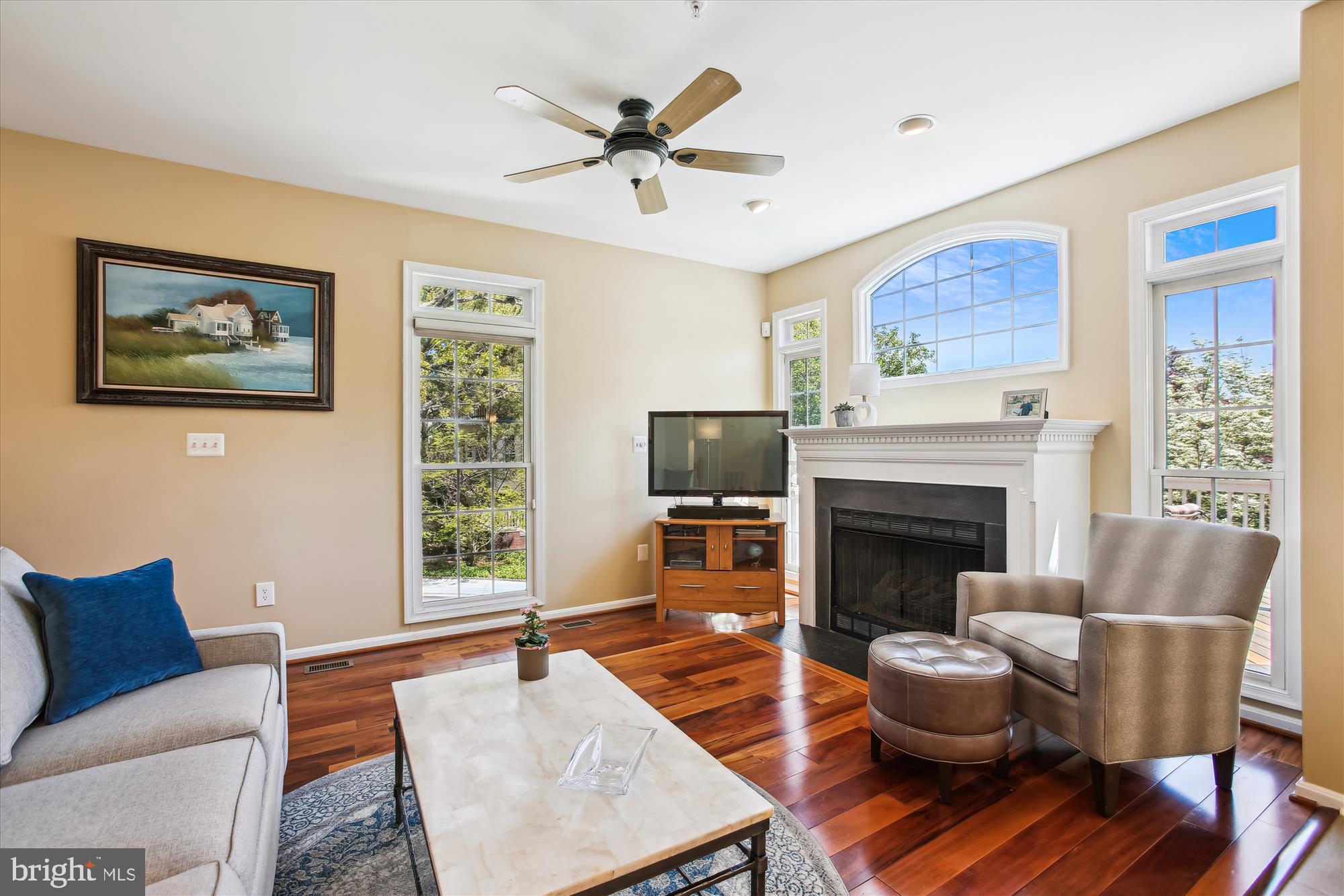 ROSE HILL FALLS - Residential