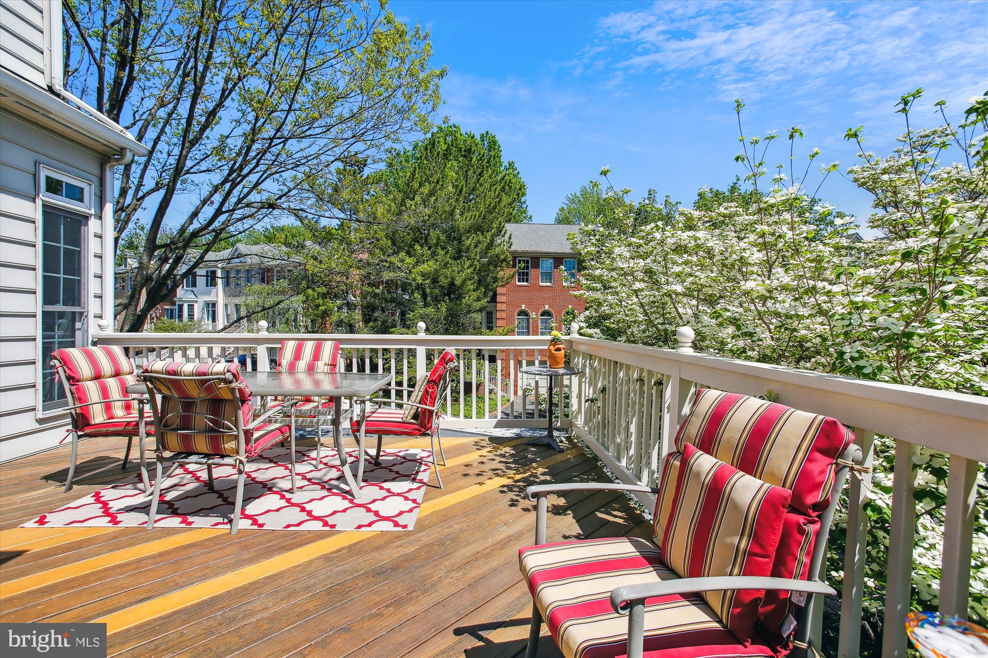 ROSE HILL FALLS - Residential