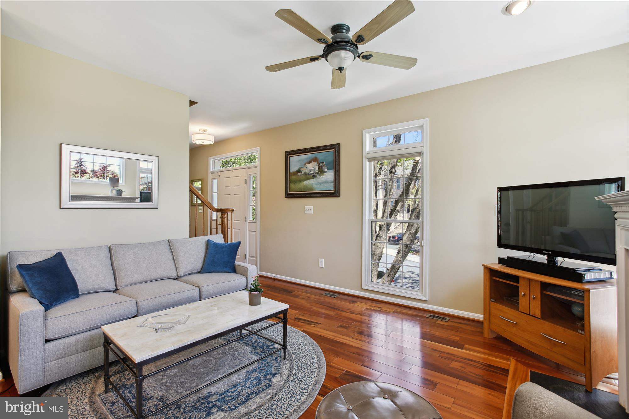 ROSE HILL FALLS - Residential