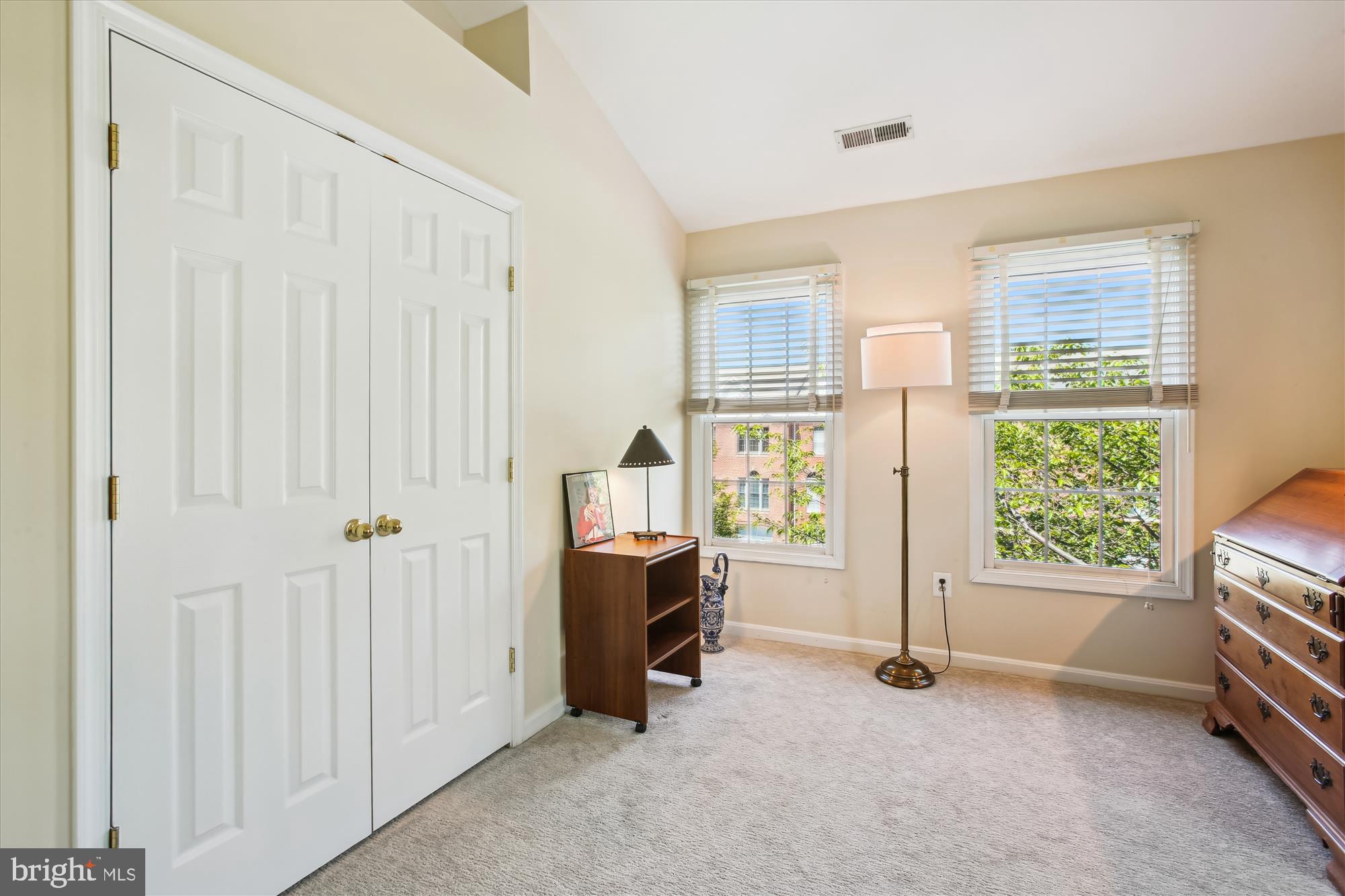 ROSE HILL FALLS - Residential