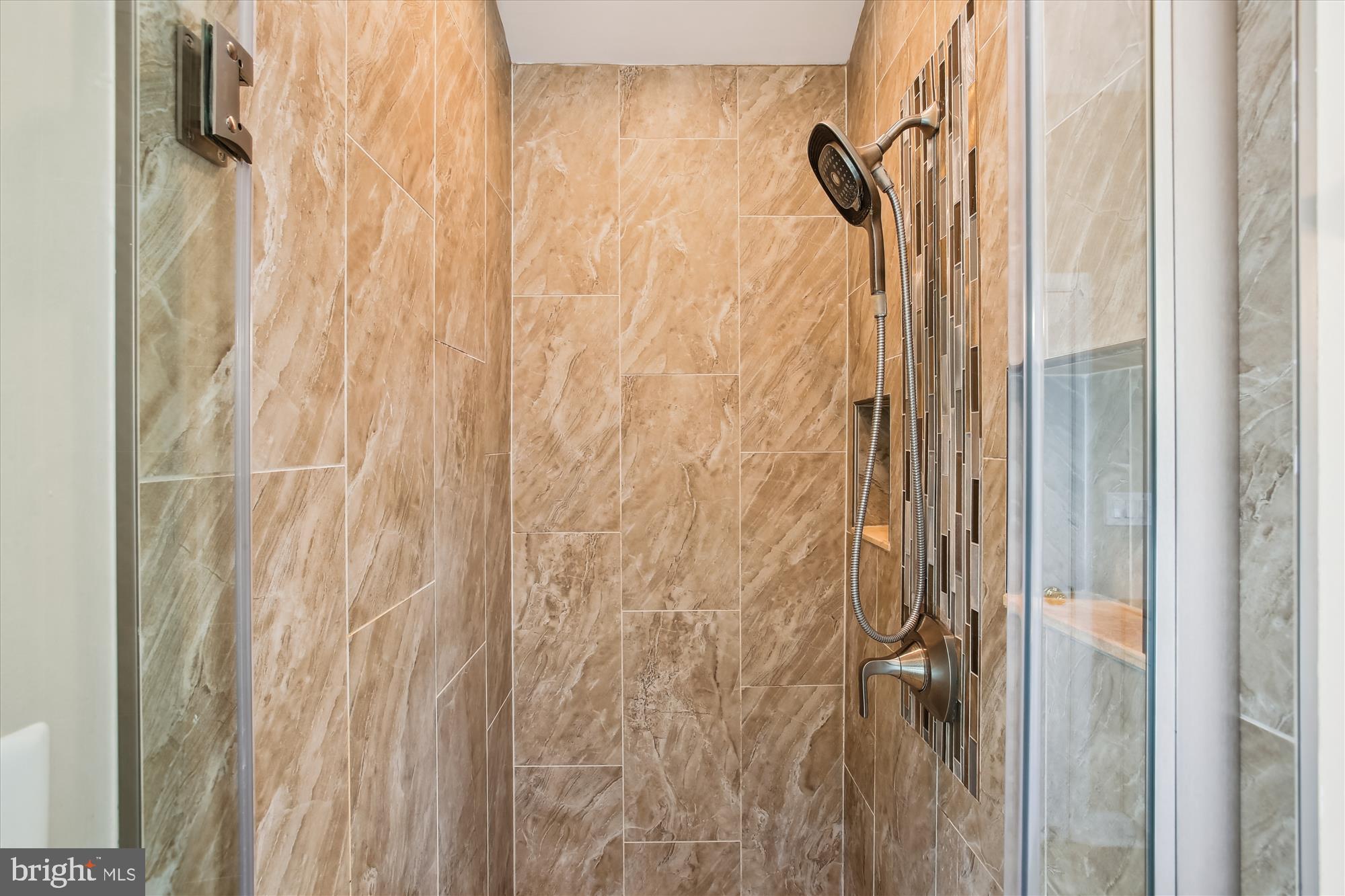 ROSE HILL FALLS - Residential