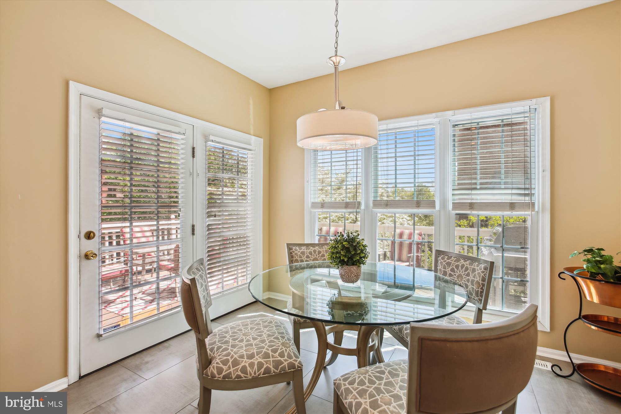 ROSE HILL FALLS - Residential