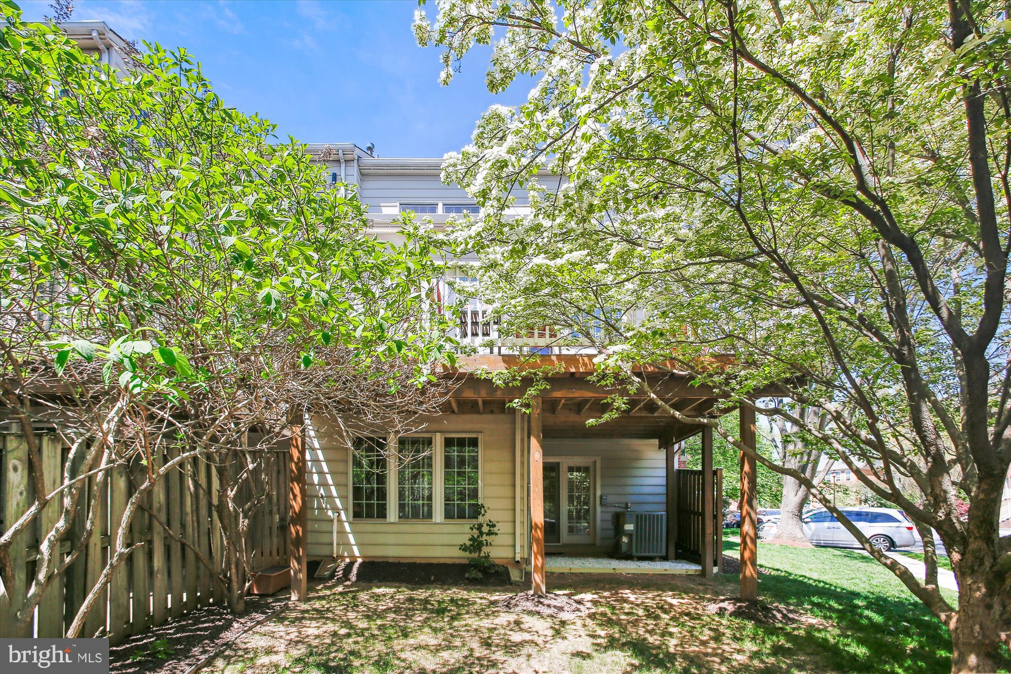 ROSE HILL FALLS - Residential