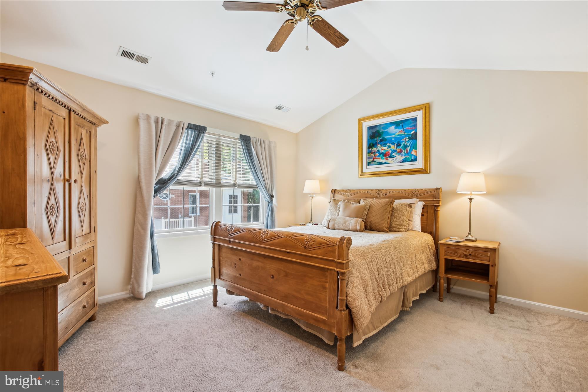 ROSE HILL FALLS - Residential