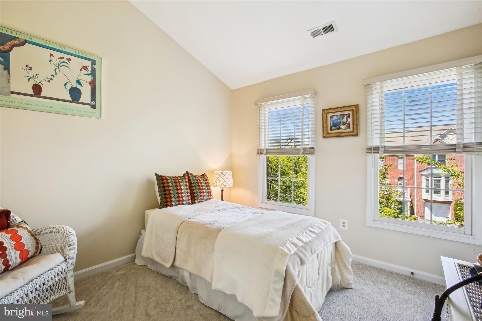 ROSE HILL FALLS - Residential