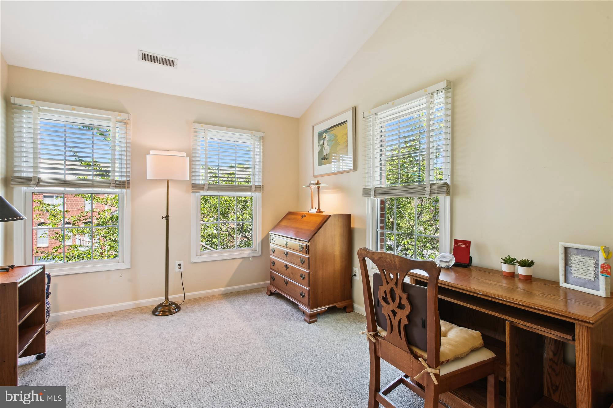 ROSE HILL FALLS - Residential