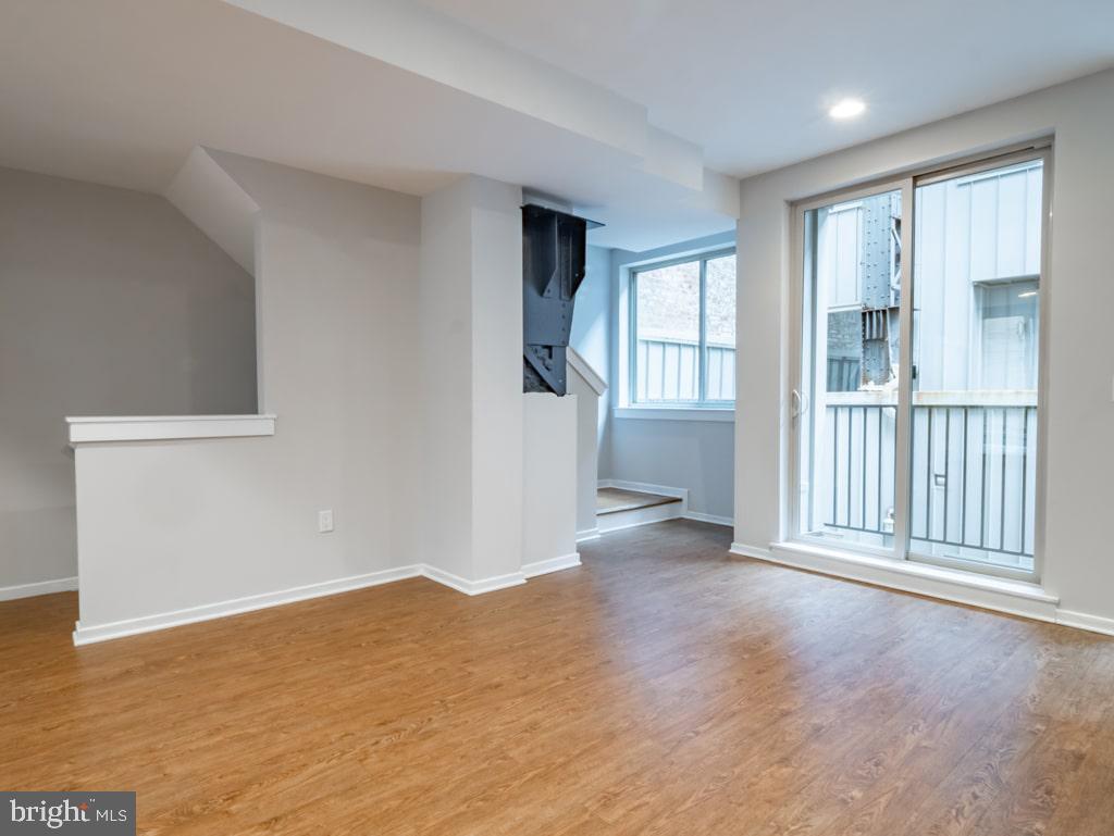 SPRING ARTS - Residential Lease