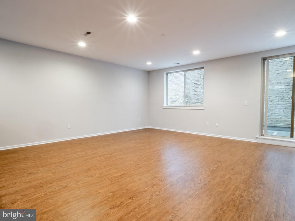 SPRING ARTS - Residential Lease
