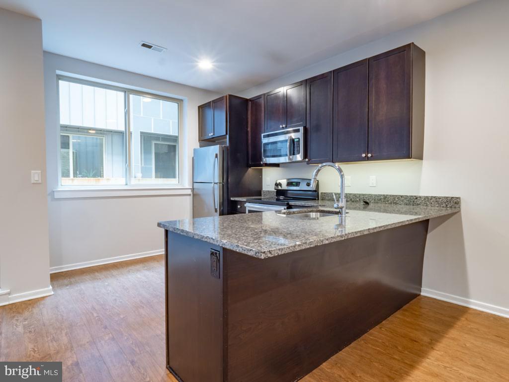 SPRING ARTS - Residential Lease