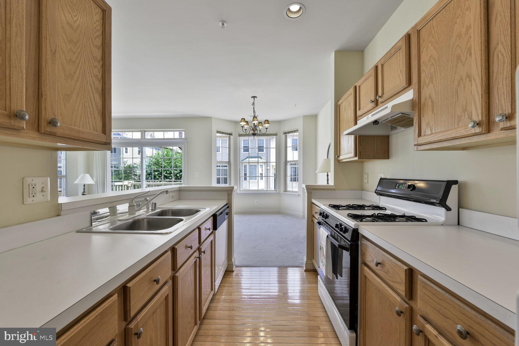 46367 PRYOR SQUARE 84