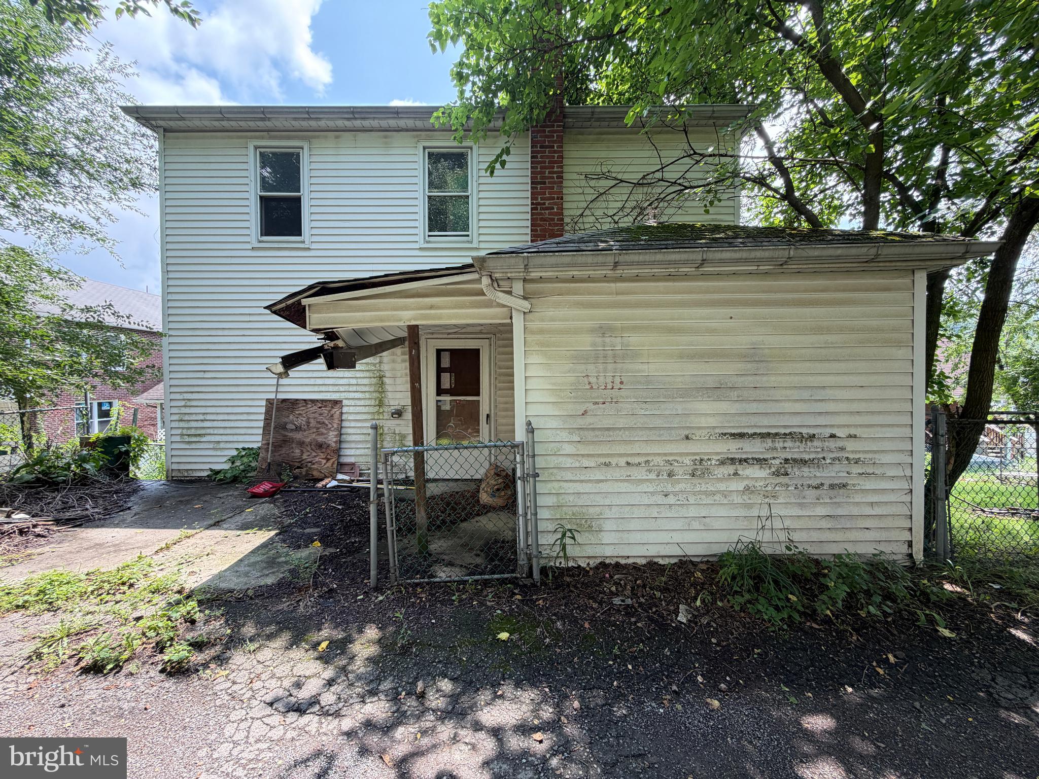 638 LINCOLN STREET 1/2