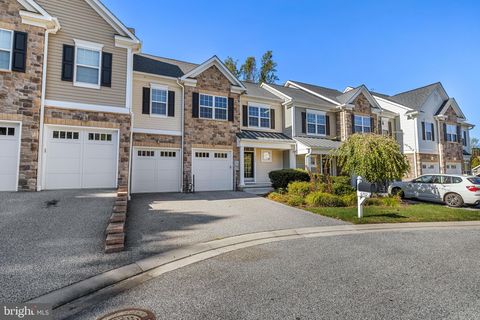 Photo of 6702 Fairford Lane, BALTIMORE, MD 21209 (MLS # MDBC2142396)