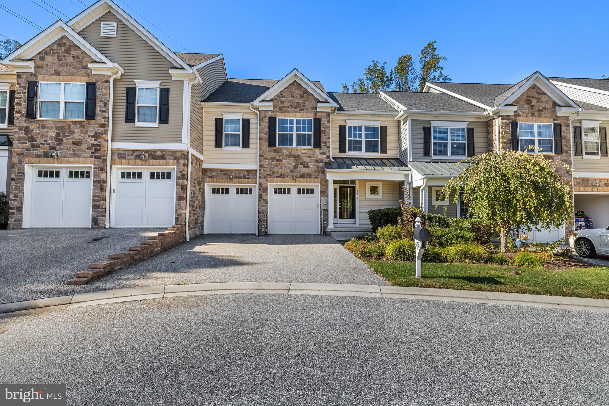 6702 FAIRFORD LANE
