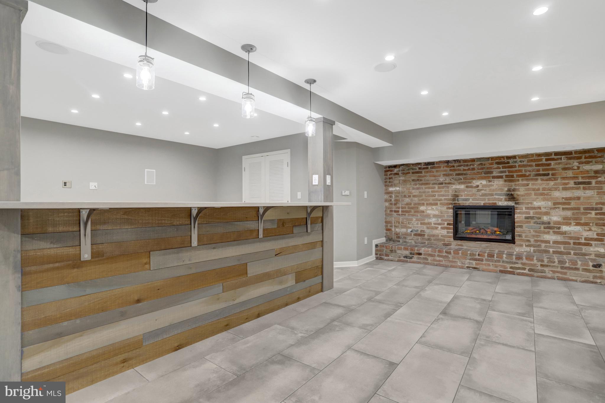 MT VERNON PARK - Residential