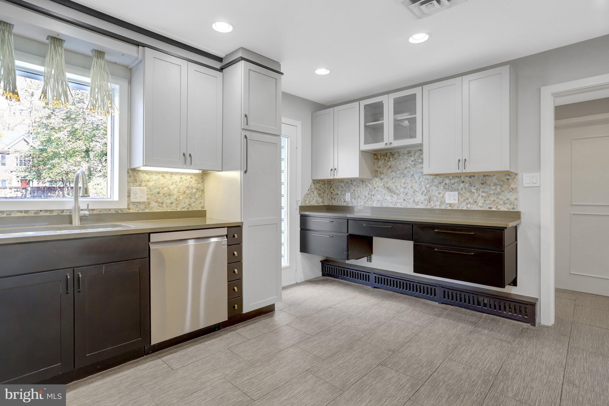 MT VERNON PARK - Residential