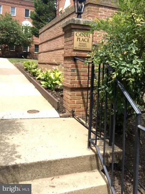 1211 N Pitt Street Unit 2B, Alexandria, VA MLS: VAAX2042572