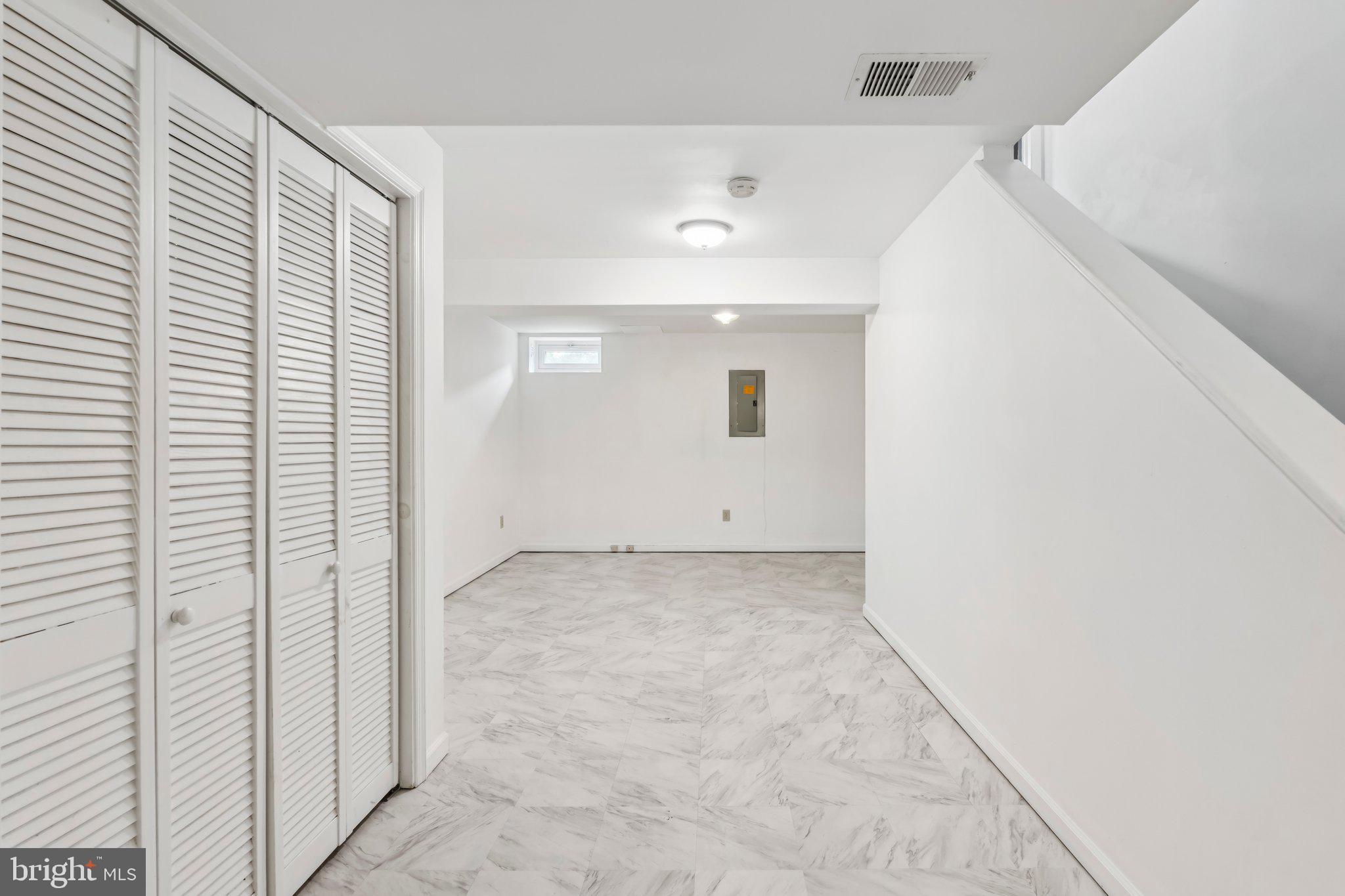 NEWINGTON FOREST - Residential Lease