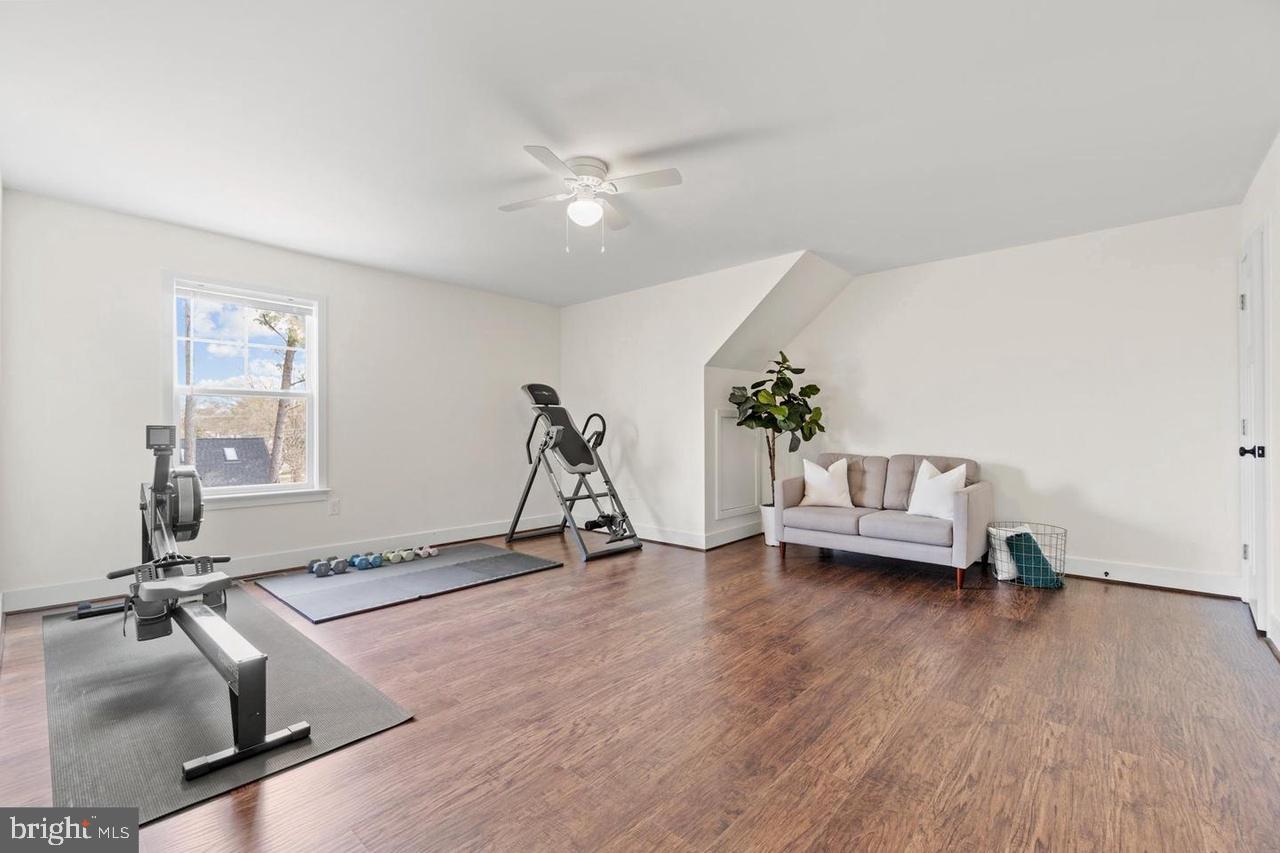 FAIRFAX - Residential