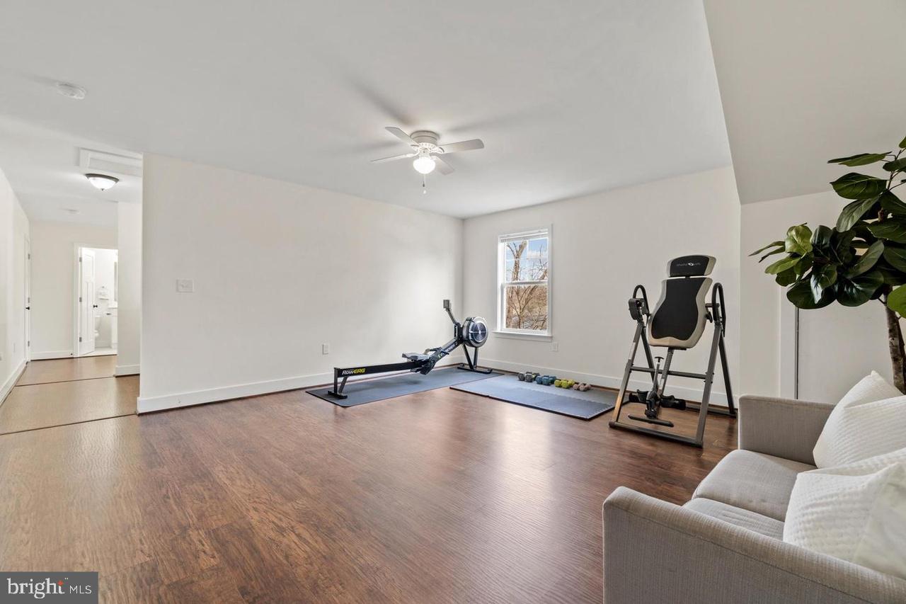 FAIRFAX - Residential