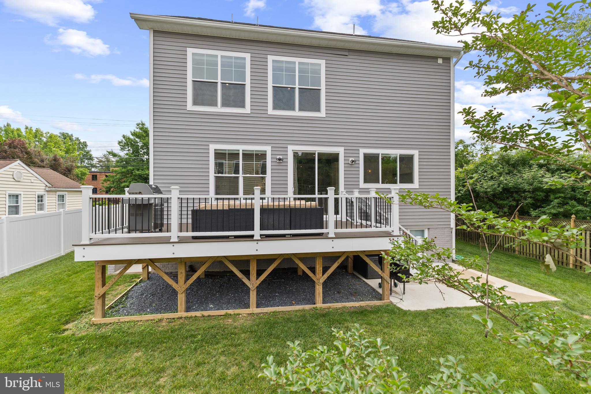 FAIRFAX - Residential