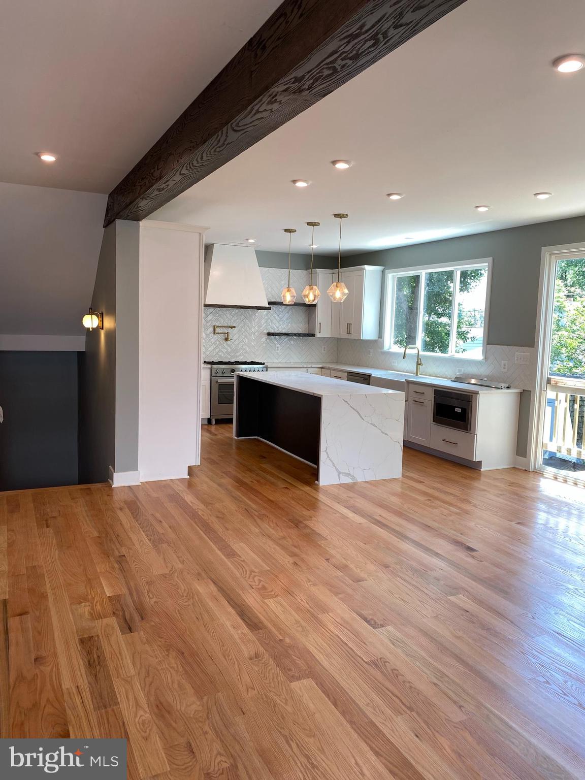 FAIRFAX - Residential