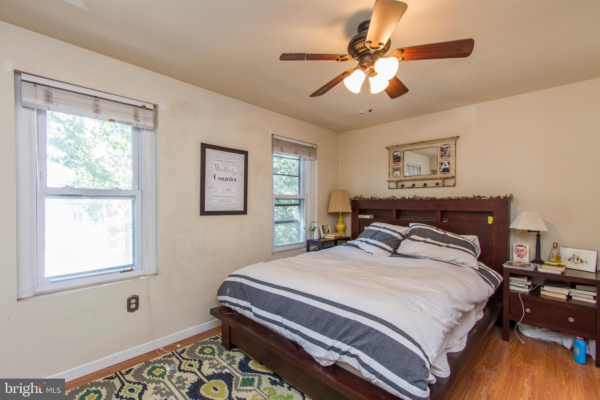 QUEEN VILLAGE - Residential