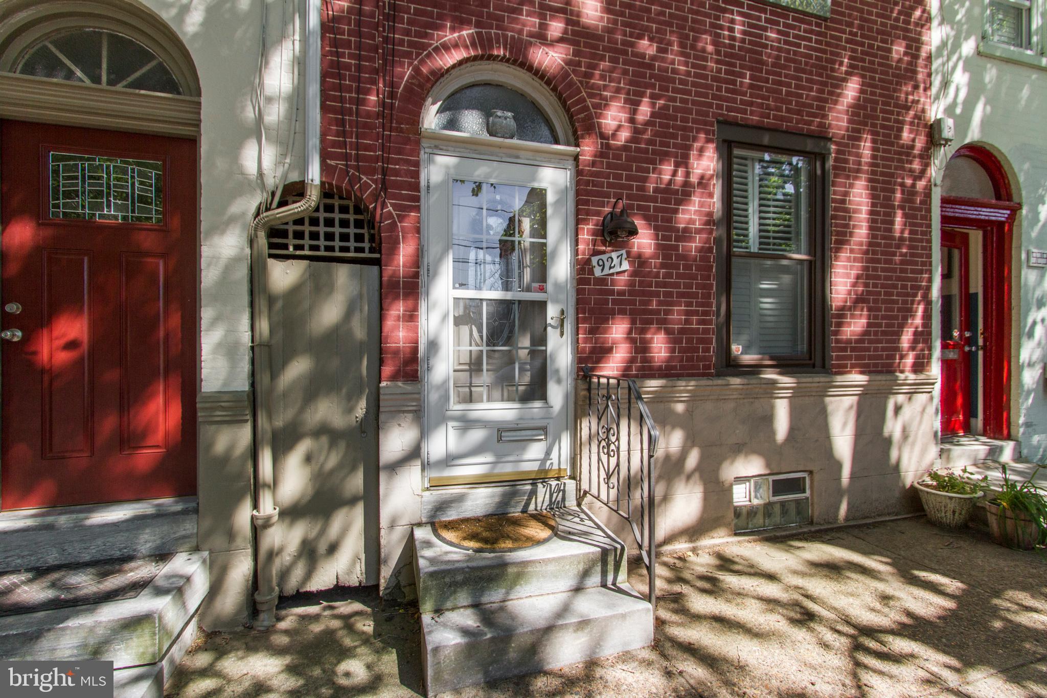 QUEEN VILLAGE - Residential