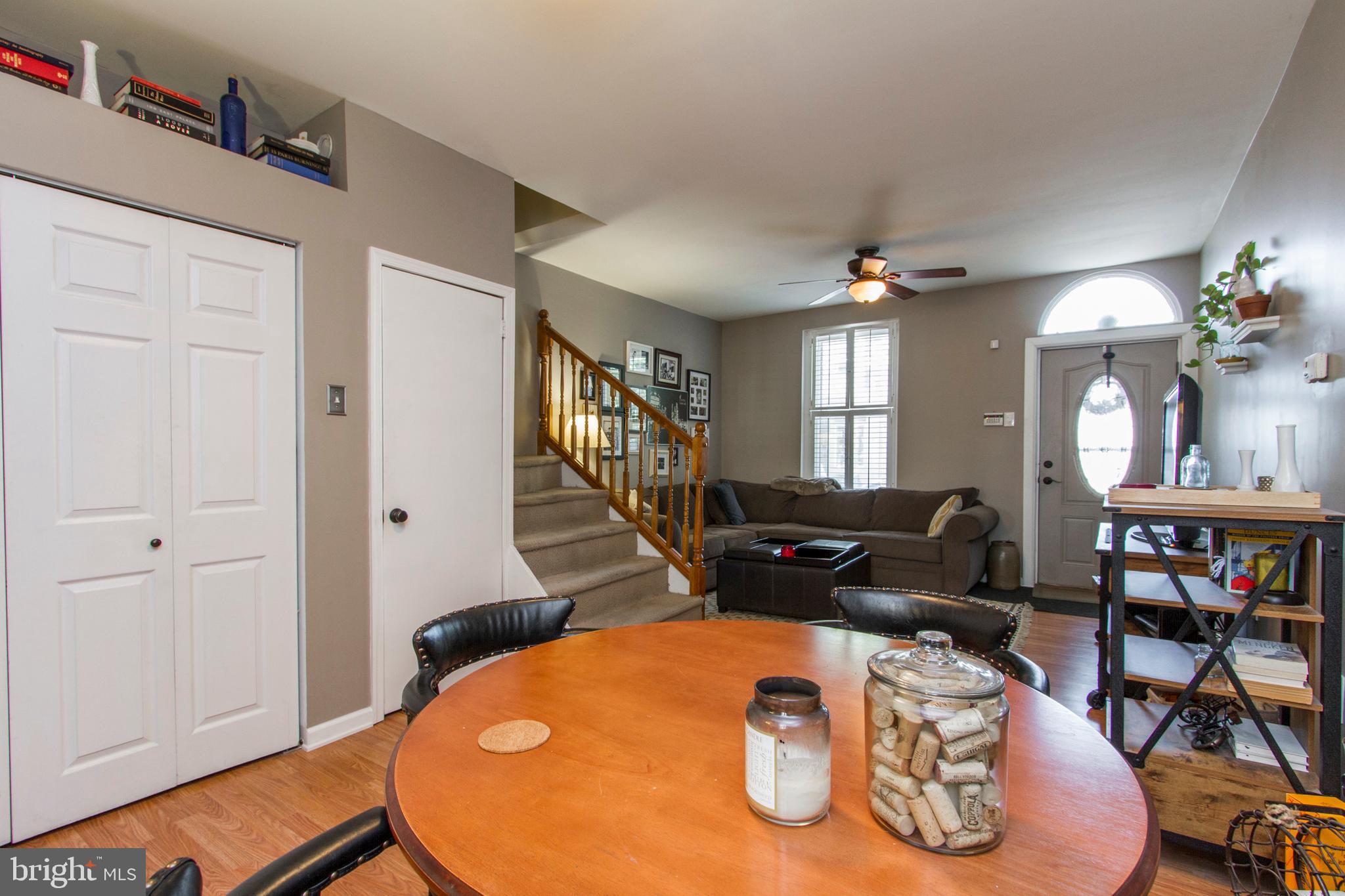 QUEEN VILLAGE - Residential