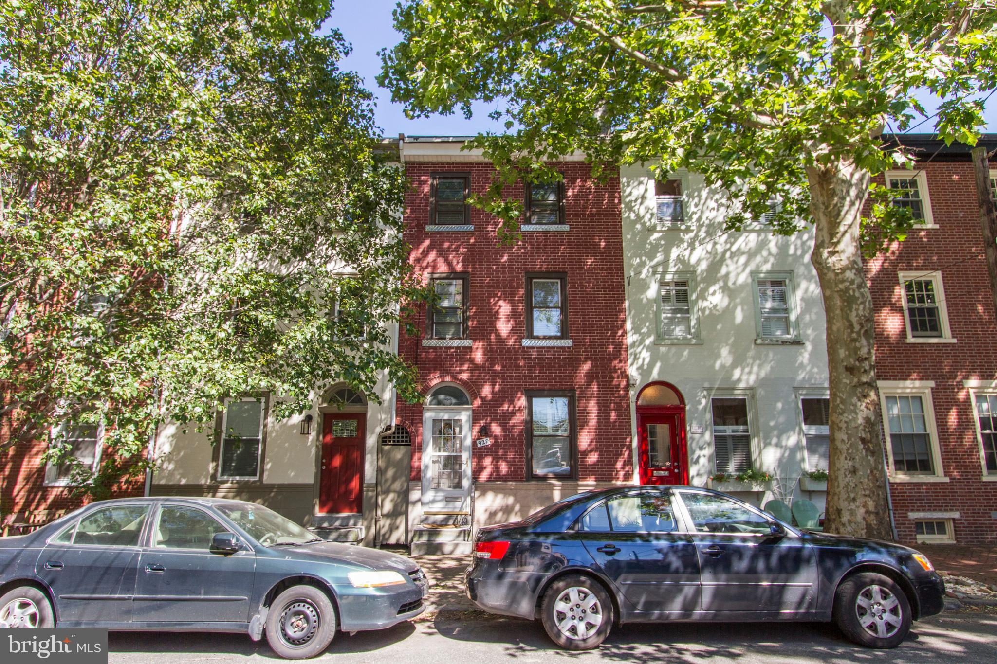 QUEEN VILLAGE - Residential