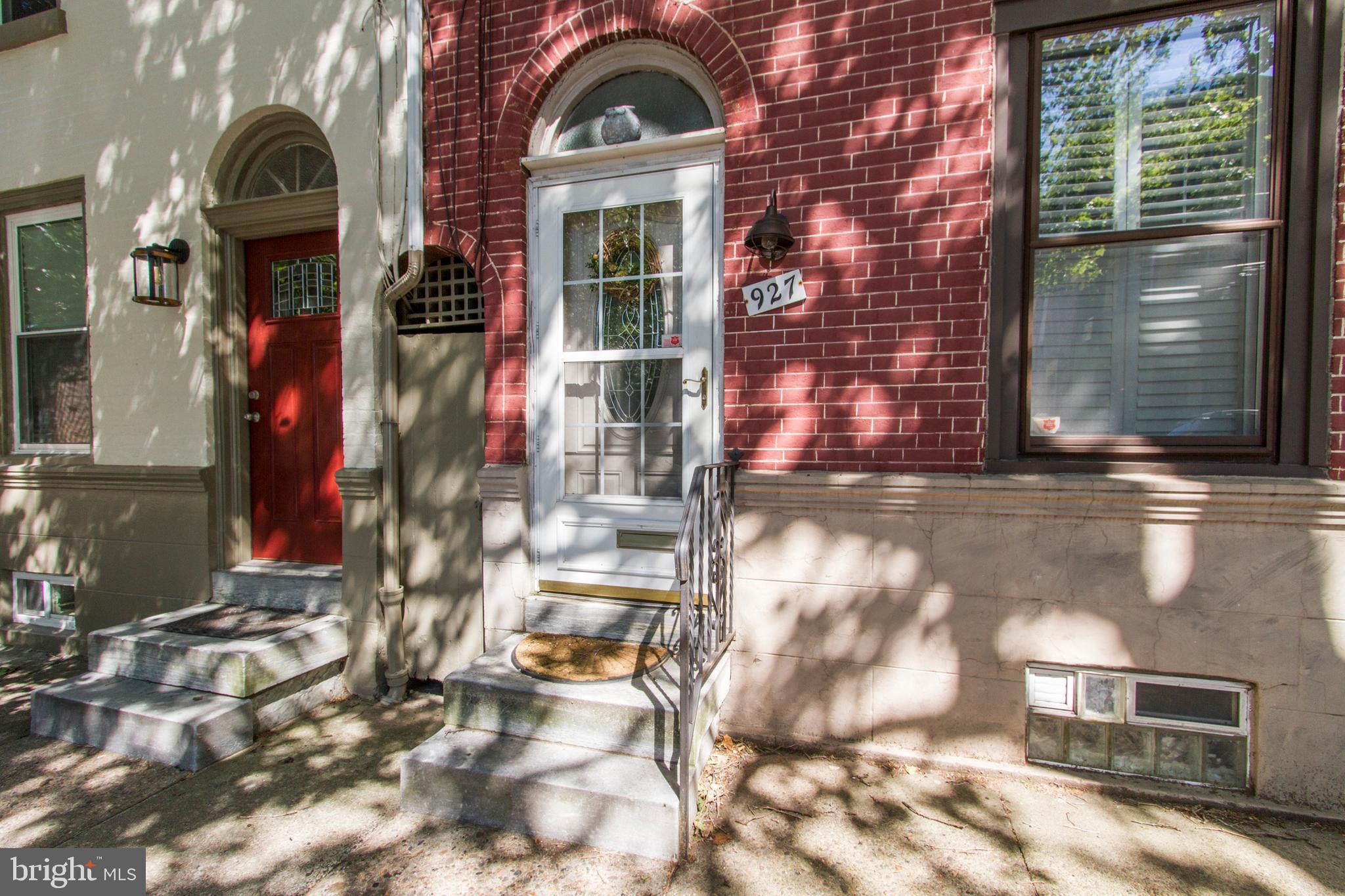 QUEEN VILLAGE - Residential