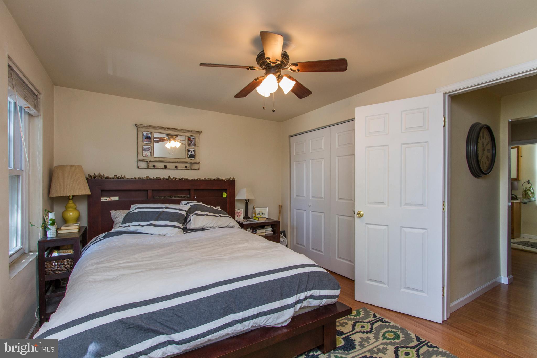 QUEEN VILLAGE - Residential