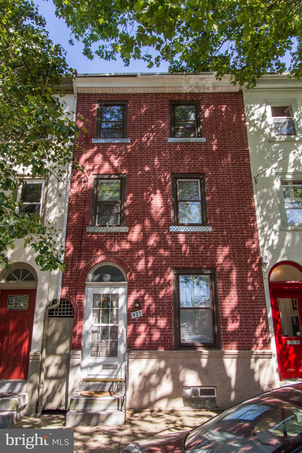 QUEEN VILLAGE - Residential