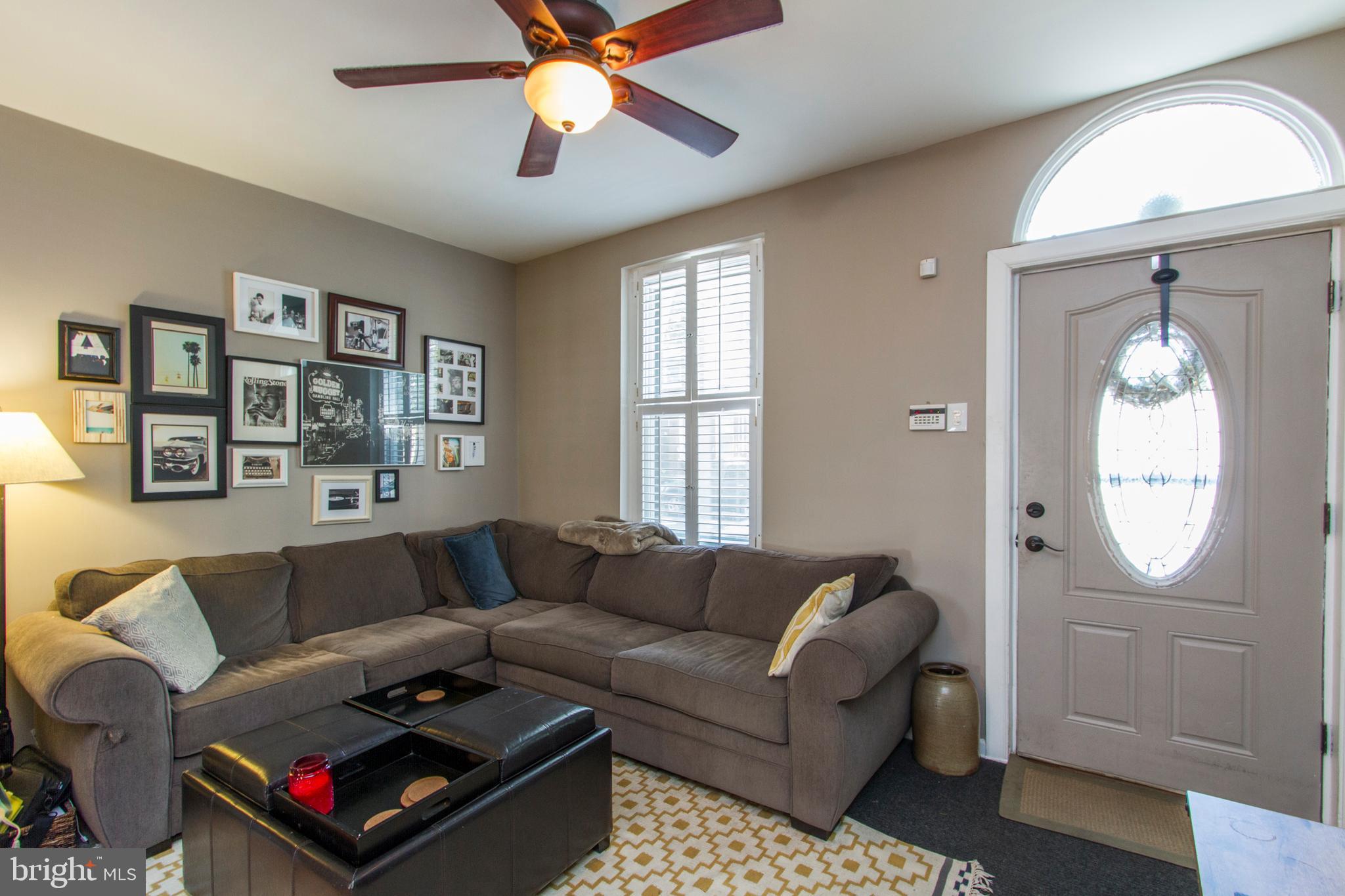 QUEEN VILLAGE - Residential