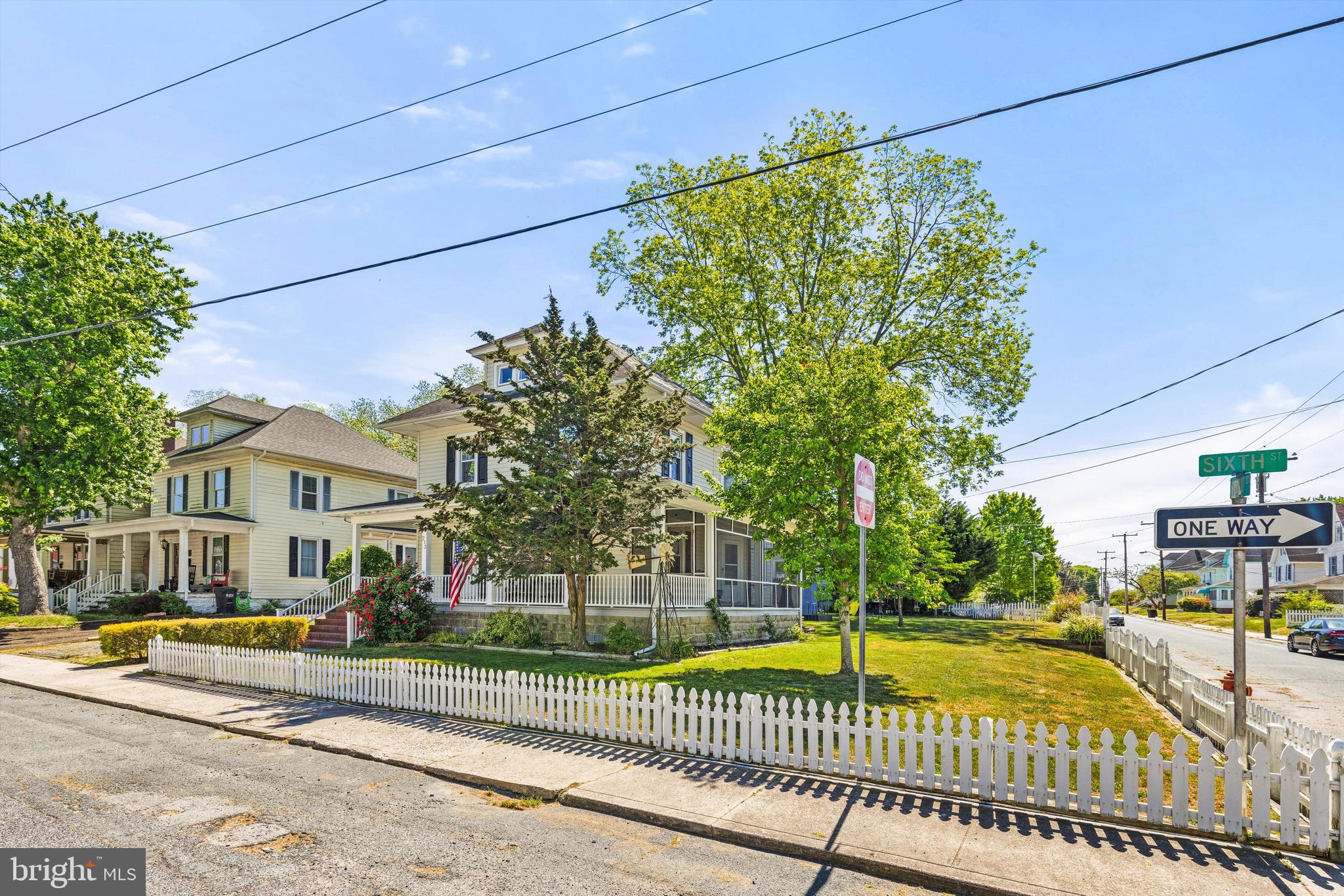 213 6TH STREET