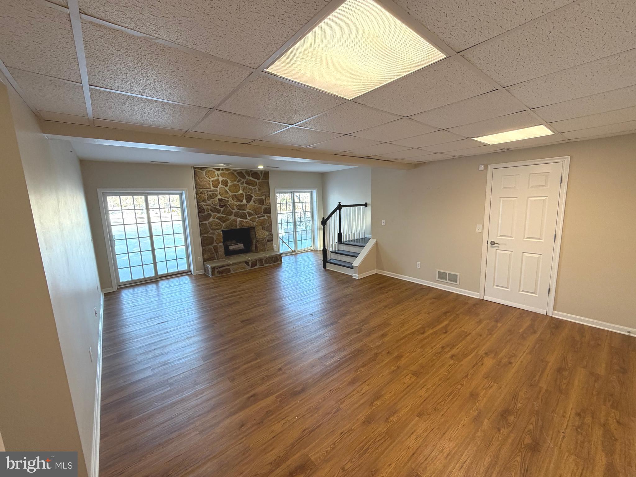 MOORES LAKE - Residential