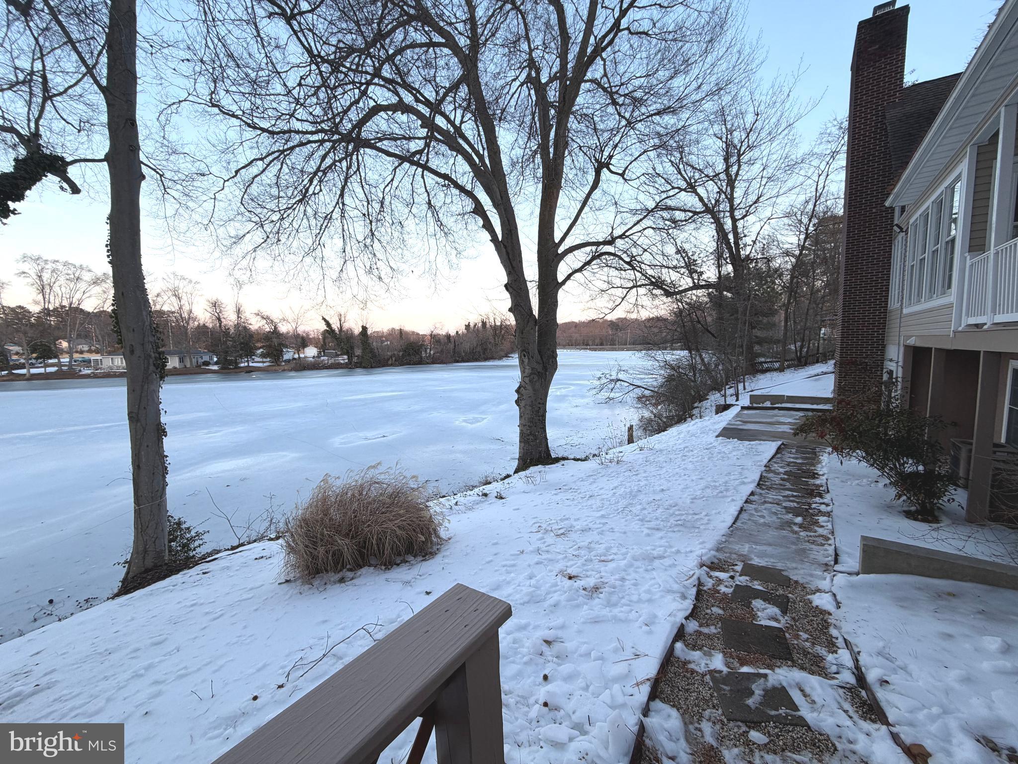 MOORES LAKE - Residential