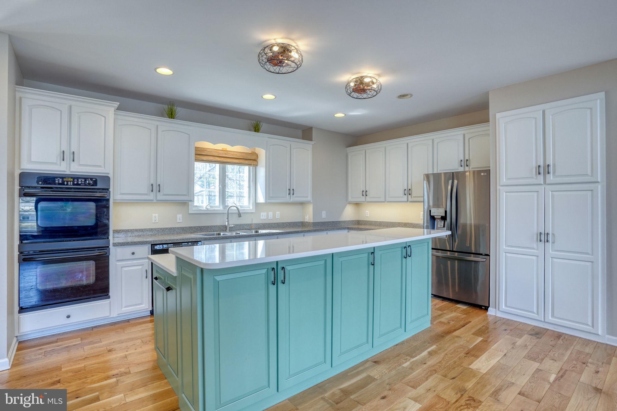 MOORES LAKE - Residential