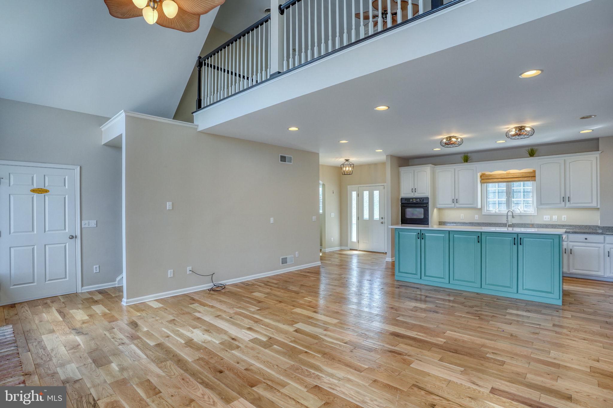 MOORES LAKE - Residential