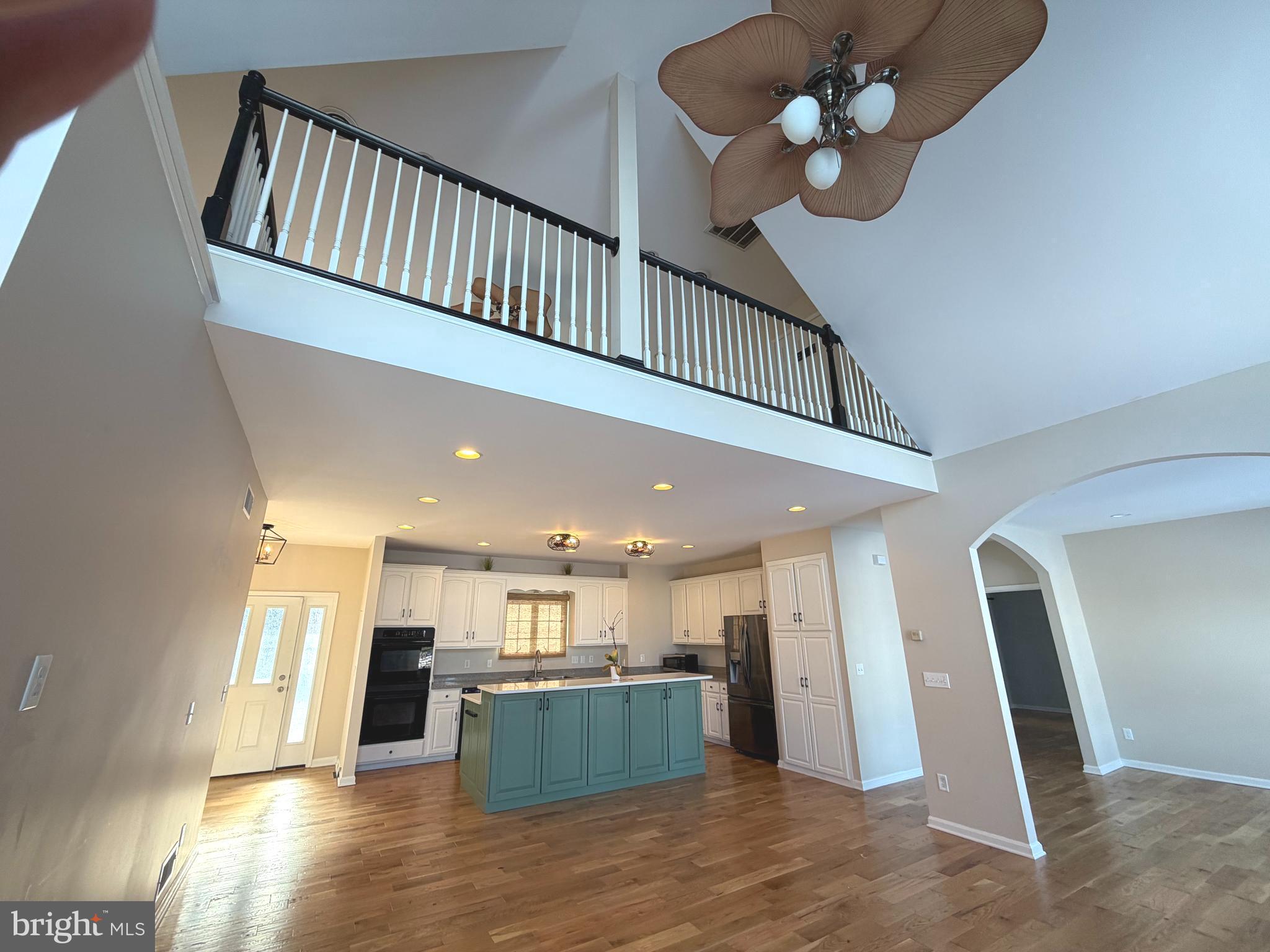 MOORES LAKE - Residential