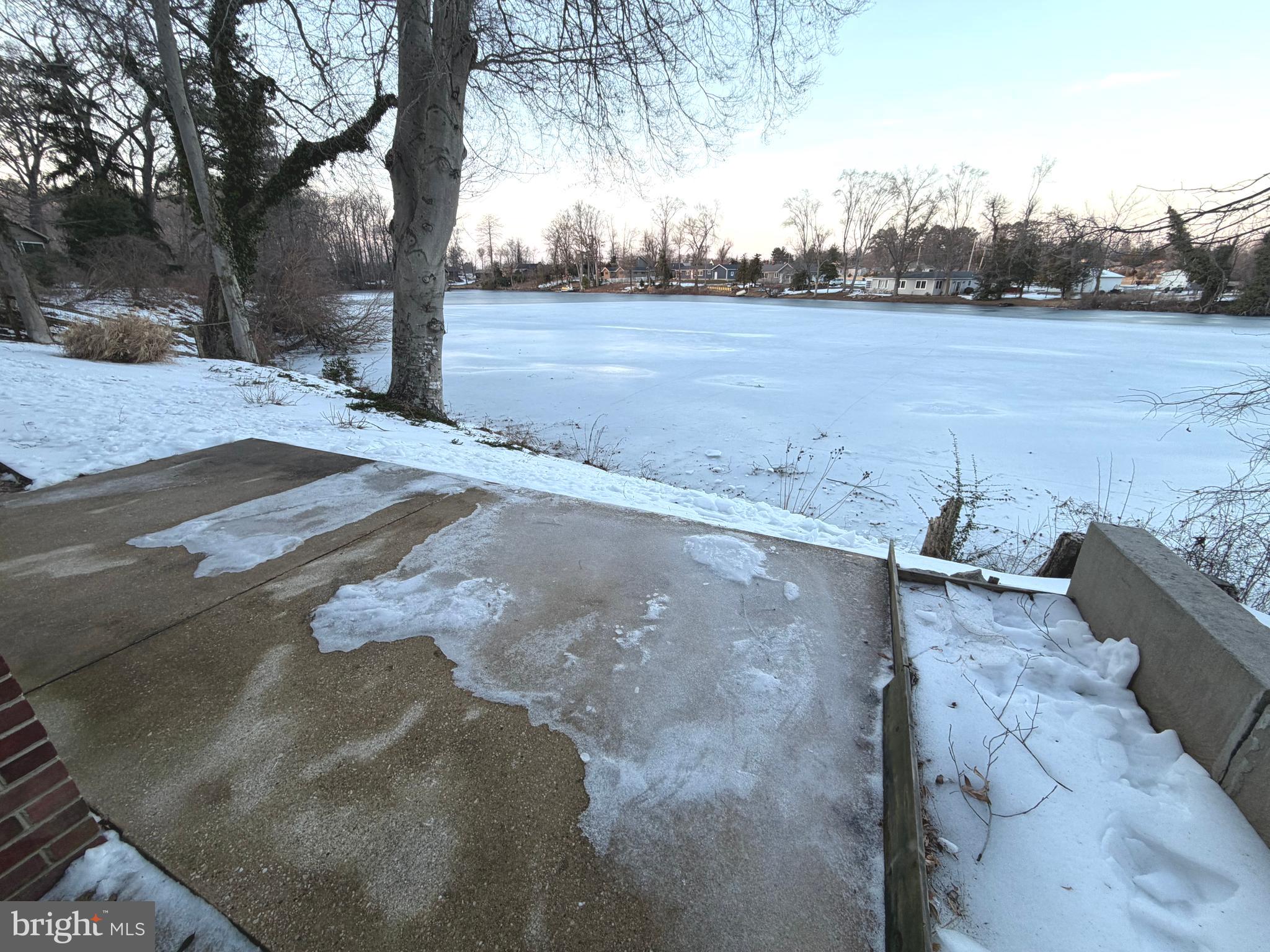 MOORES LAKE - Residential