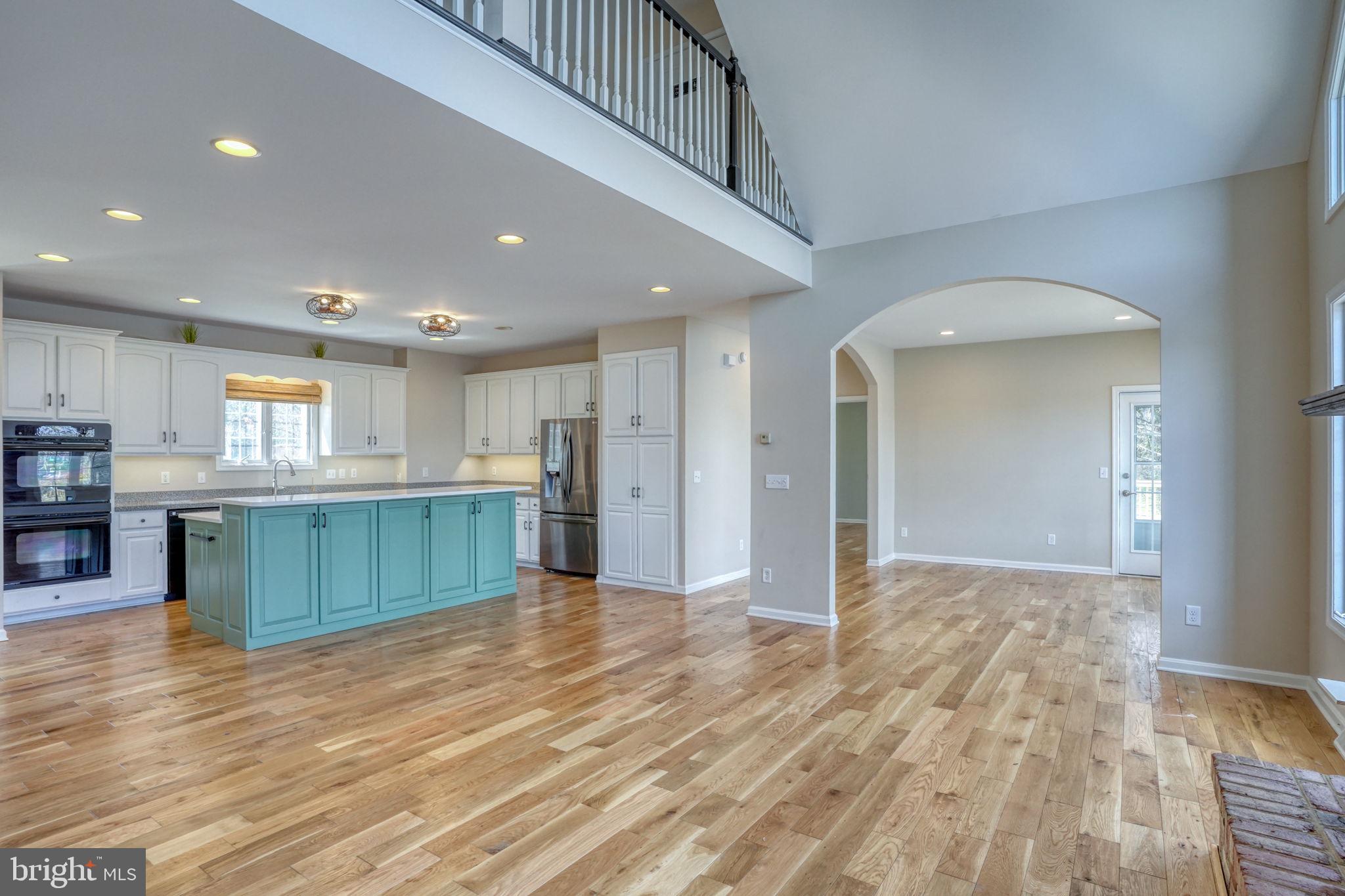 MOORES LAKE - Residential