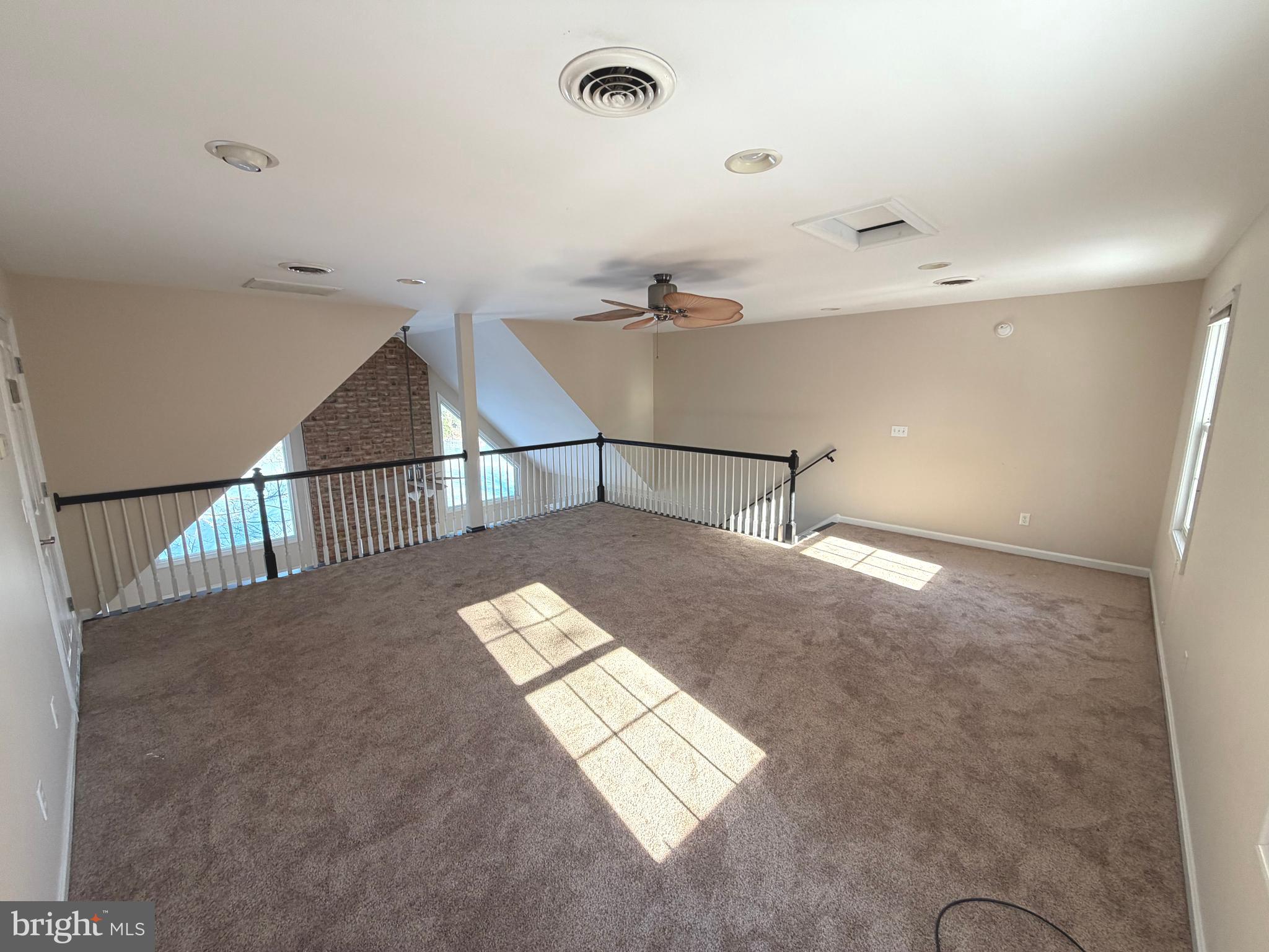 MOORES LAKE - Residential