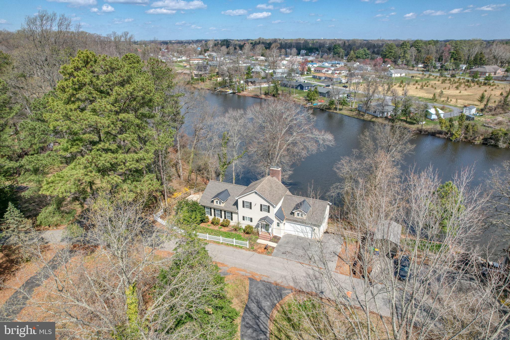 MOORES LAKE - Residential