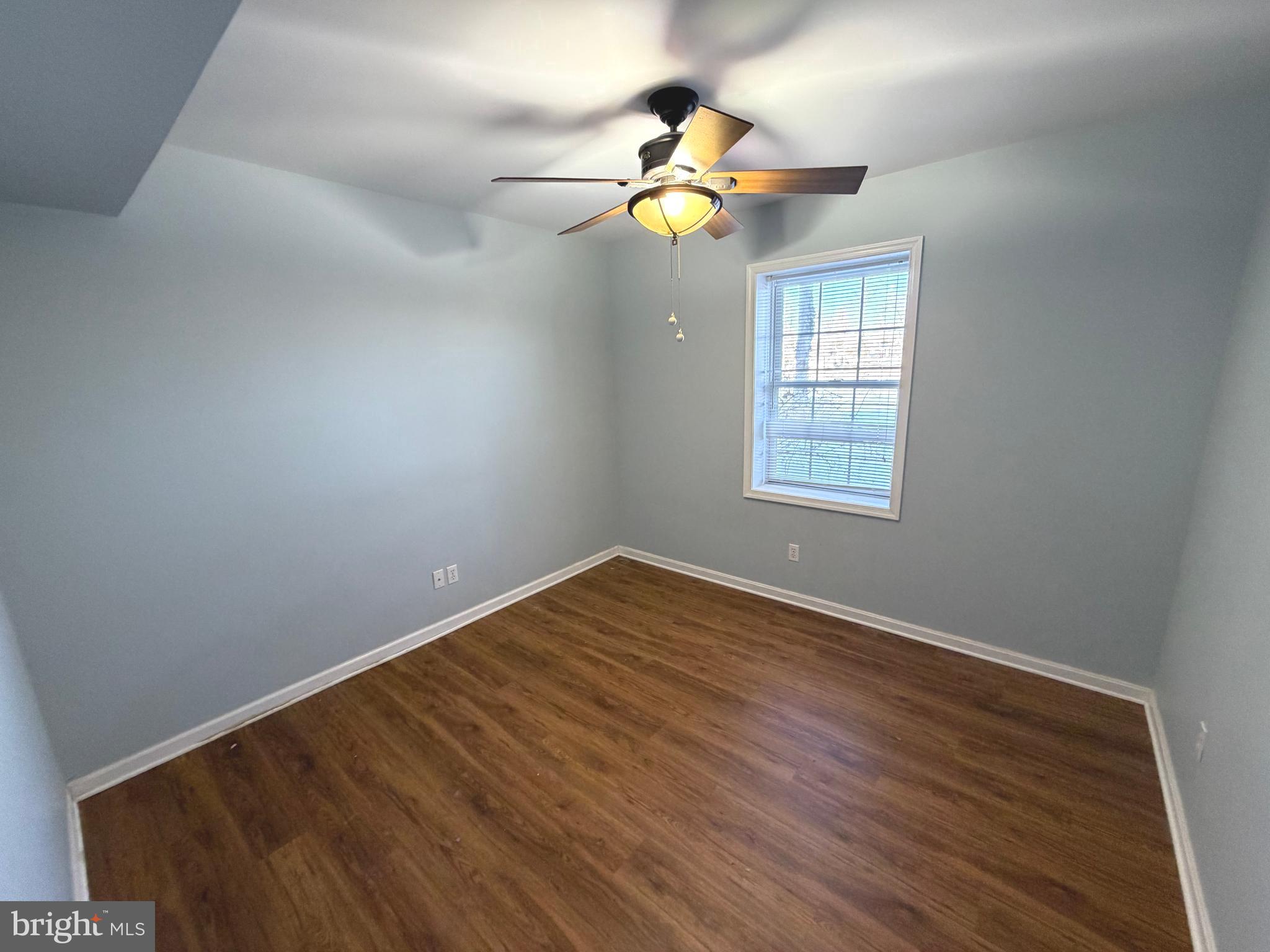 MOORES LAKE - Residential