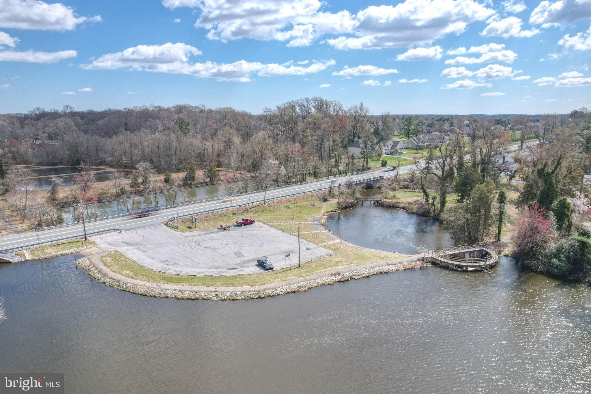 MOORES LAKE - Residential