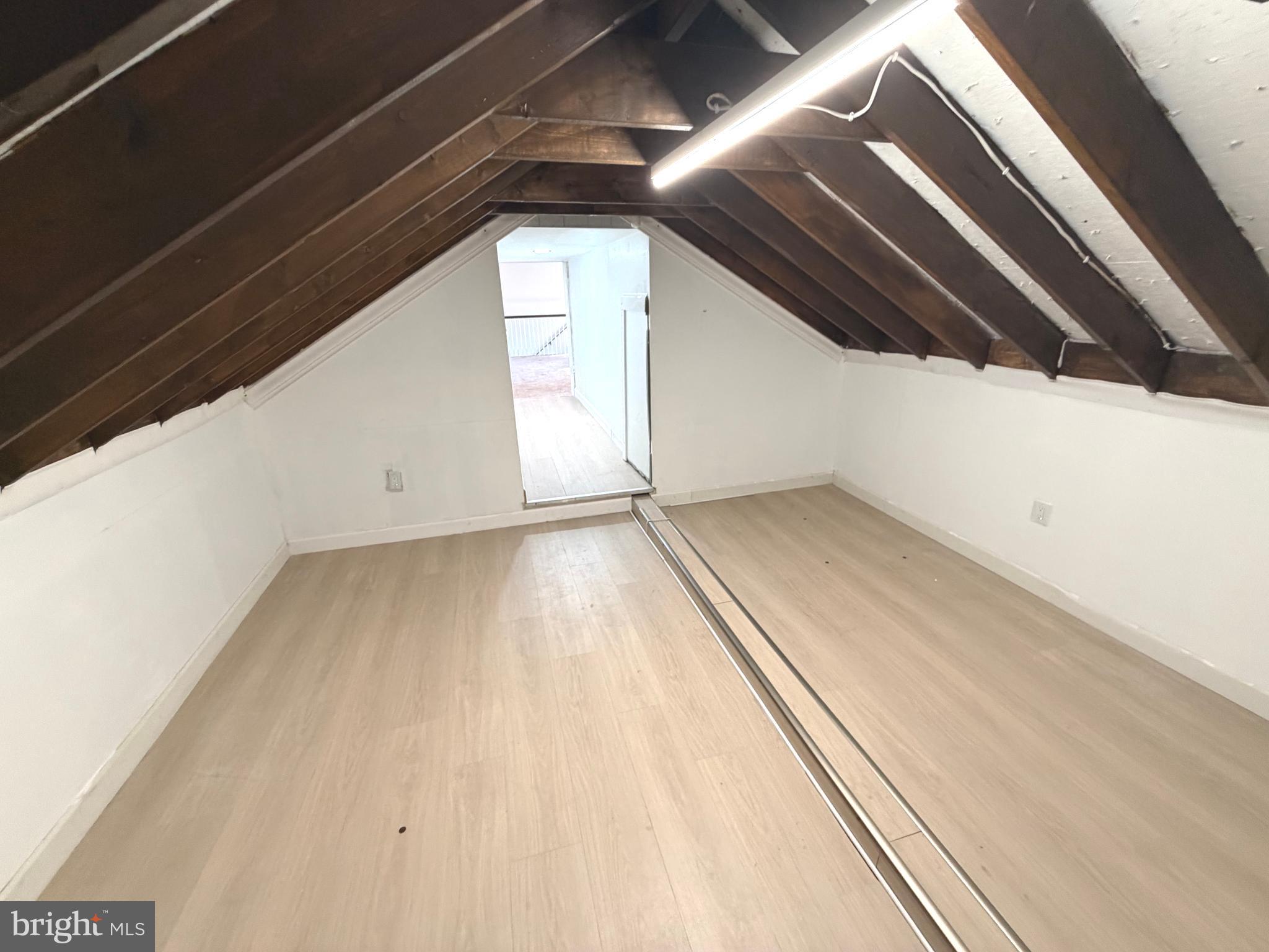 MOORES LAKE - Residential