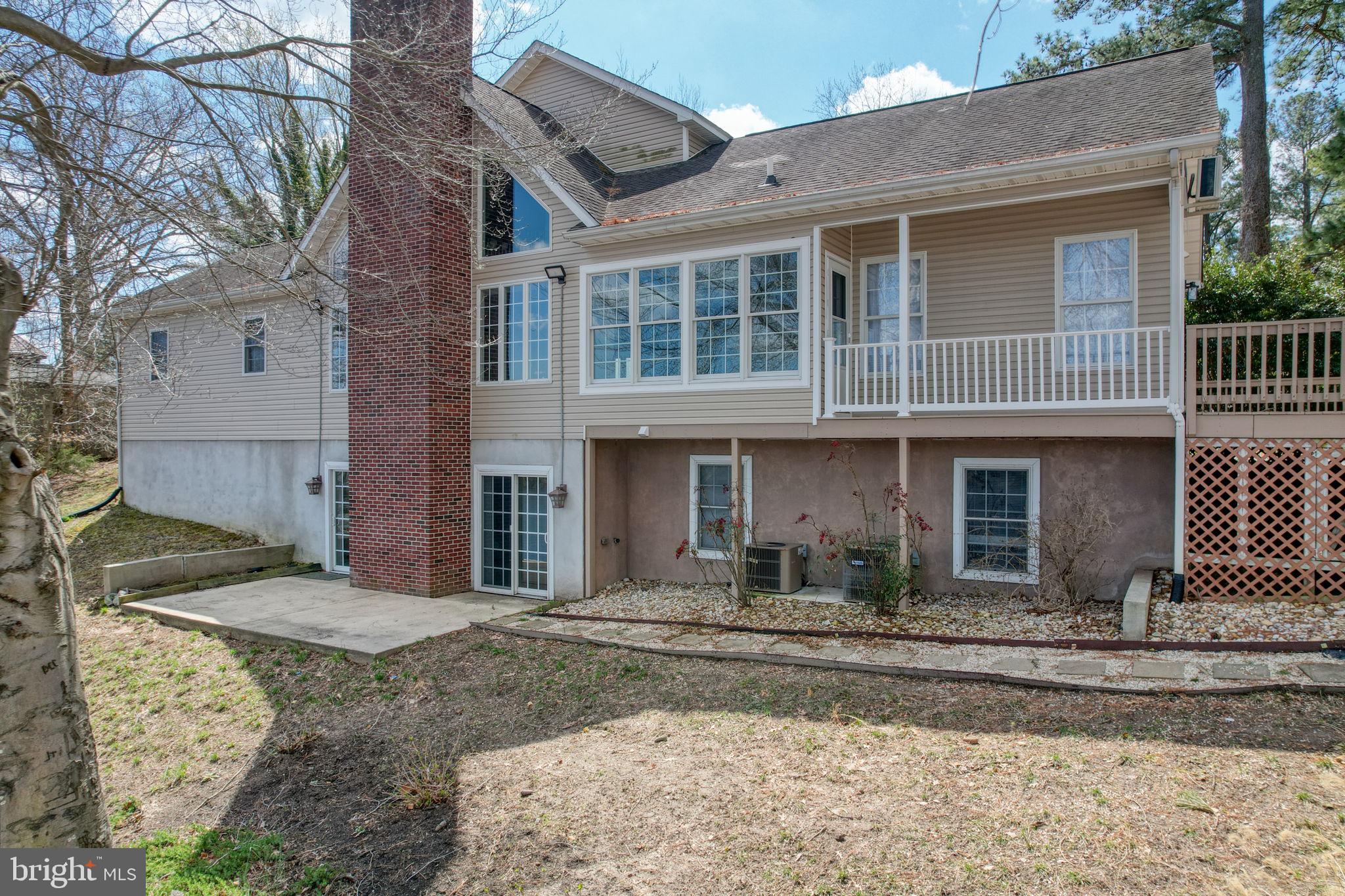 MOORES LAKE - Residential