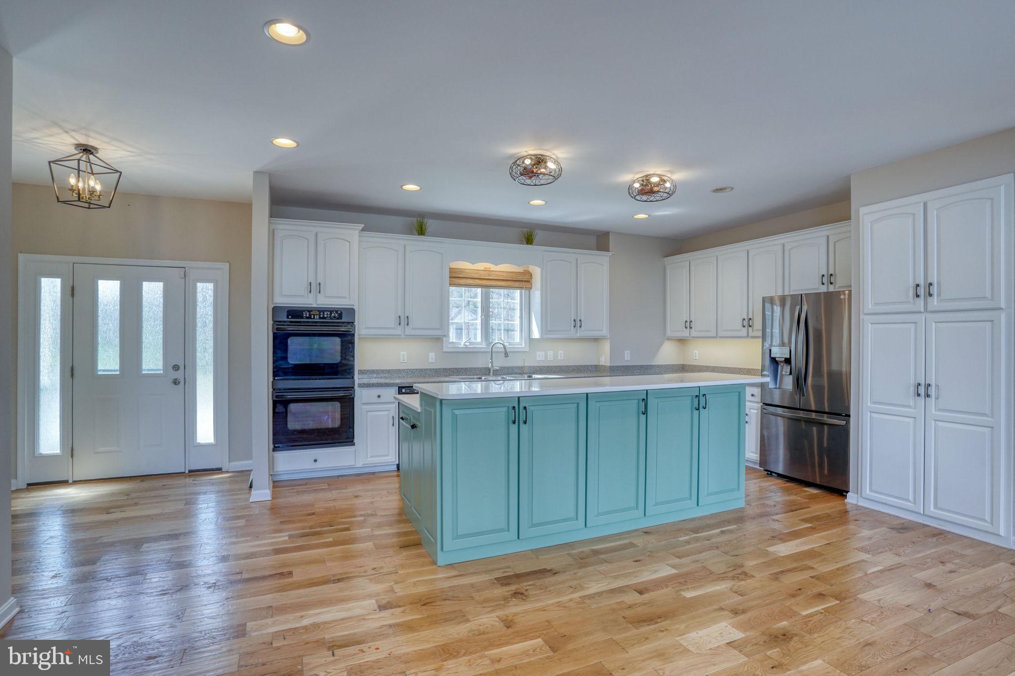 MOORES LAKE - Residential